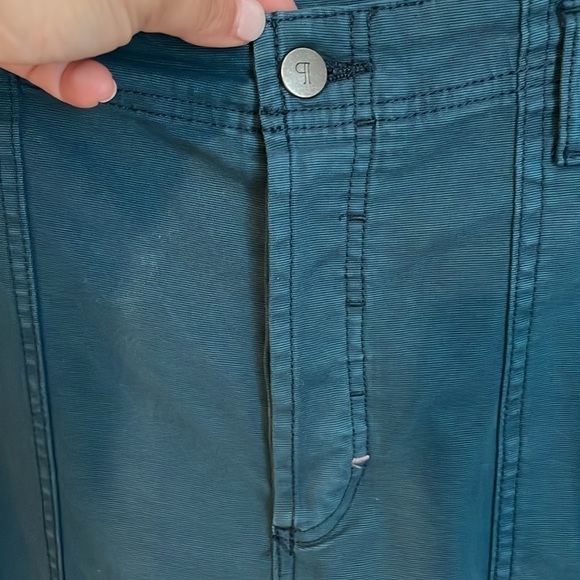 Pilcro Women's the Yaya Mid rise crop flare distressed hem turquoise sz 33T NWT - Picture 8 of 16